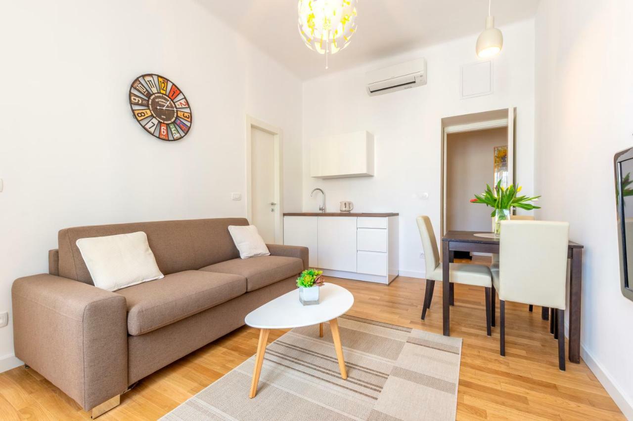 I Apartment Split